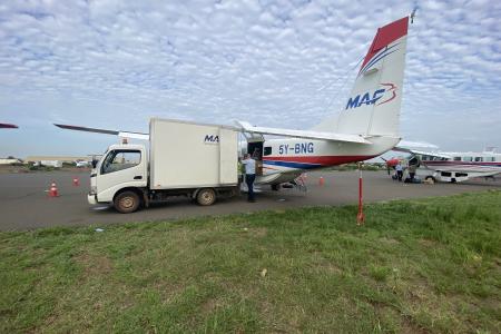 Loading aircraft