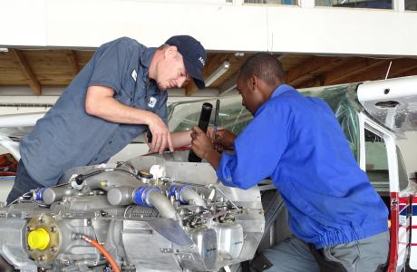 Rob and Fanova rebuild C182